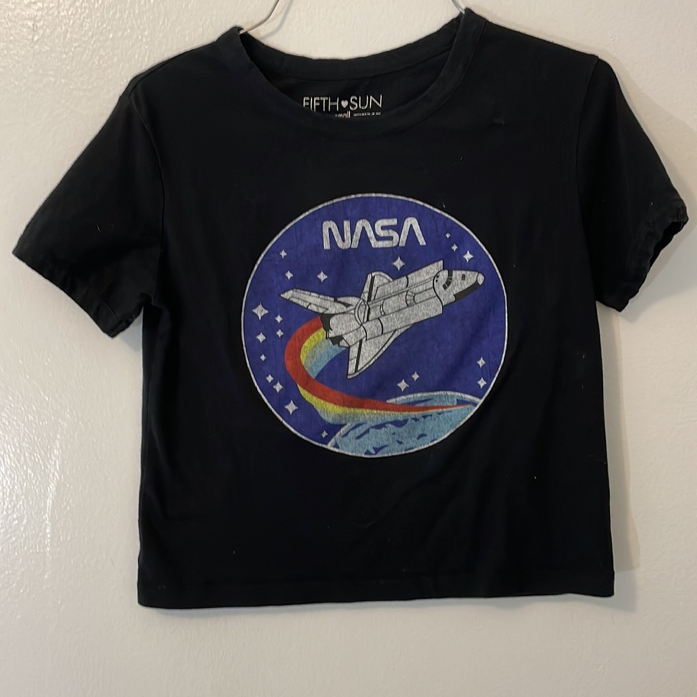 NASA Fifth Sun small black t shirt 60% cotton 40% polyester rocket space